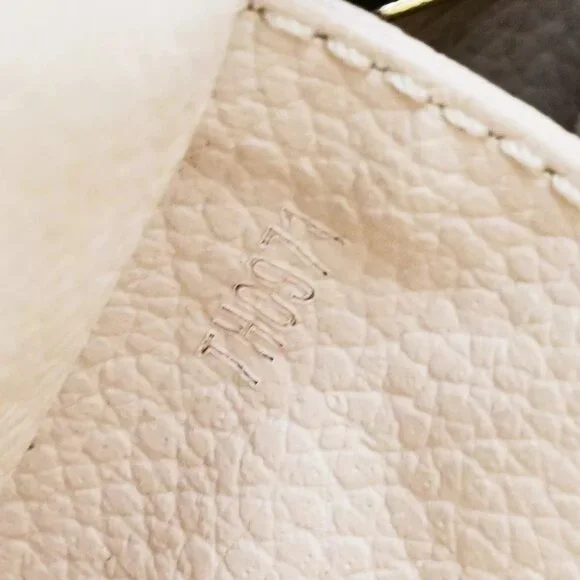 LOUIS VUITTON Trousse Toilette 23 Clutch Hand Bag Monogram Brown